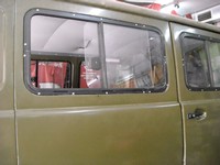 Уплотнитель окна багажника УАЗ 452 и сдвижные стеклоподъемники, электростеклоподъемники можно приобрести в интернет-магазине тюнинга УАЗ