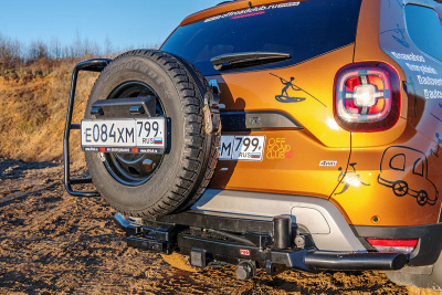 Бампер задний силовой/защита штатного бампера РИФ Renault Duster 2021+ c квадратом под фаркоп, калиткой и подсветкой номера